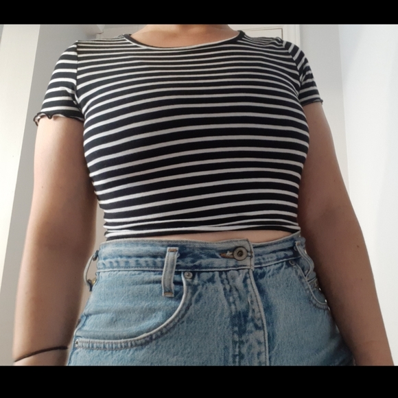 Striped Crop Tee - Picture 2 of 3